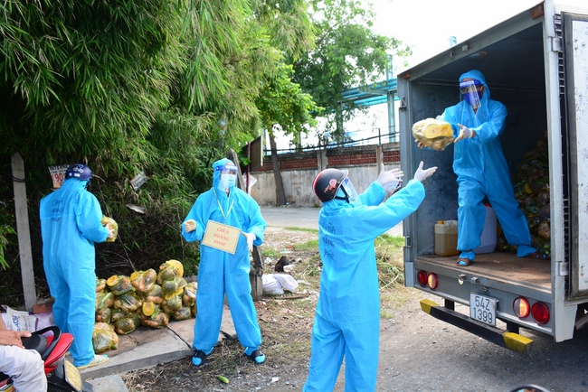Chùa Hoằng Pháp: Tiếp tục hỗ trợ người dân khó khăn trong đại dịch Covid (đợt 8)